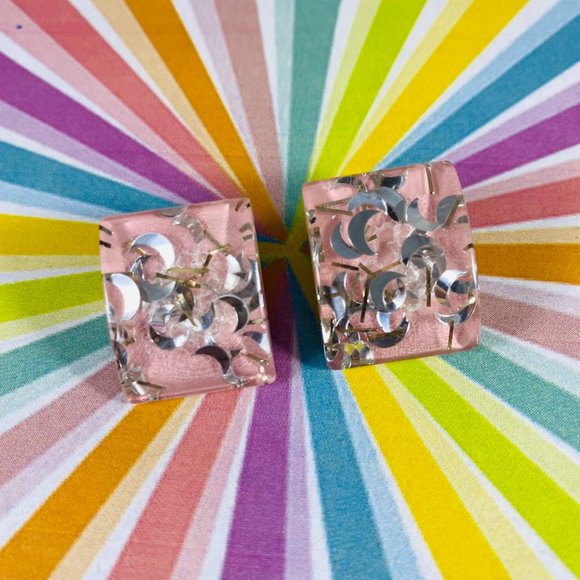Vintage baby pink and silver moon confetti lucite clip on earrings - Picture 2 of 4
